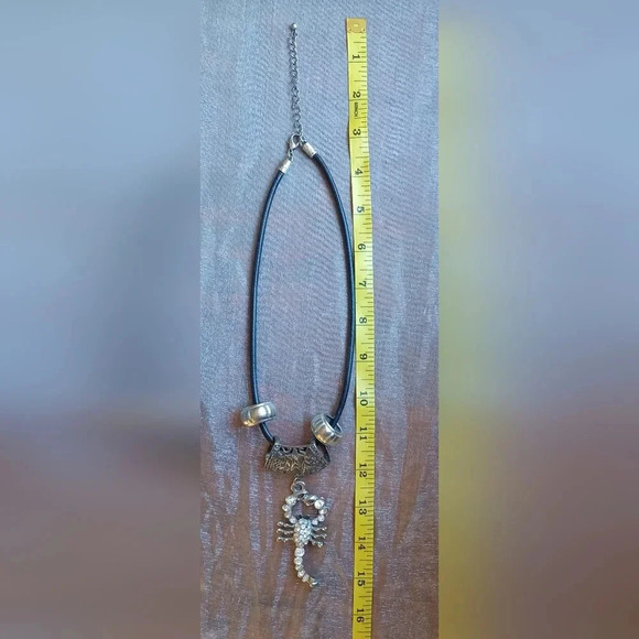 A Handmade Clear White Crystal Scorpion Pendant Choker Bib Necklace - Picture 6 of 6